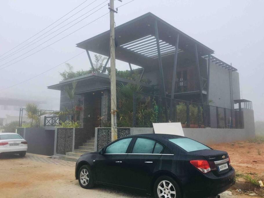 Varaa Villa Mysore Exteriör bild
