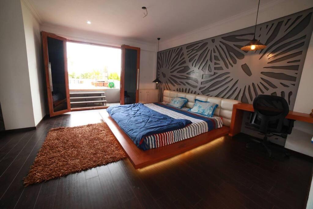 Varaa Villa Mysore Exteriör bild