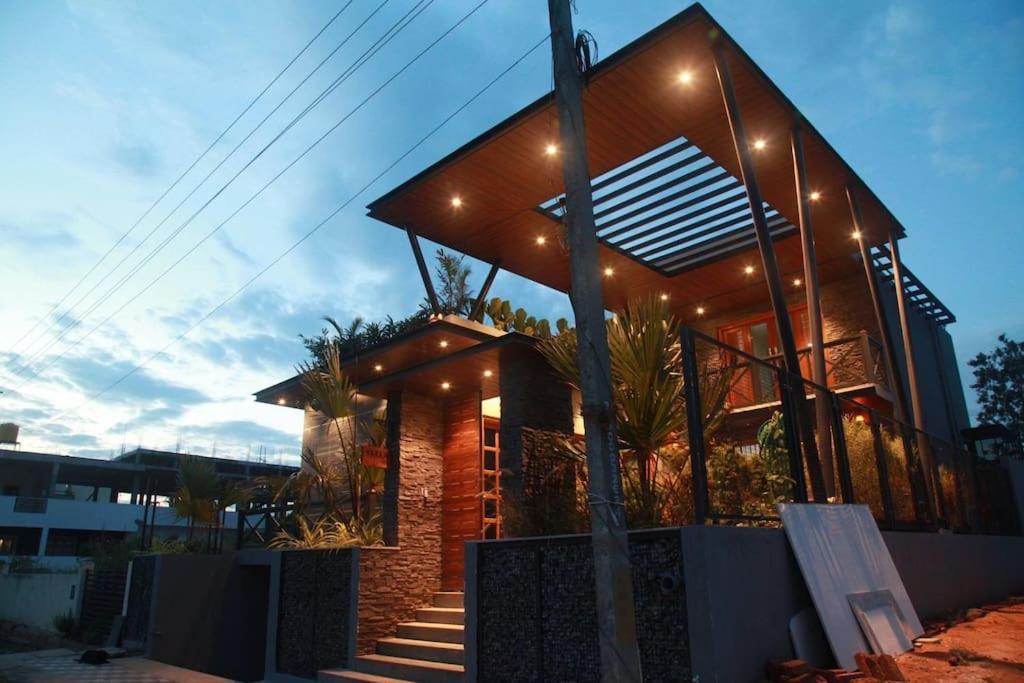 Varaa Villa Mysore Exteriör bild