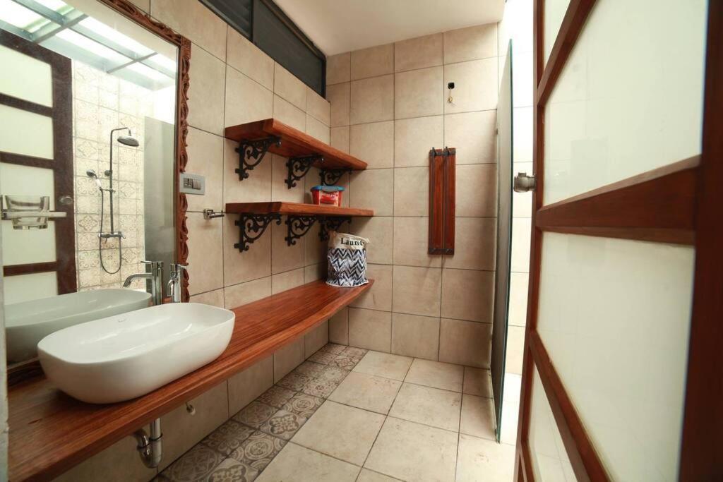 Varaa Villa Mysore Exteriör bild